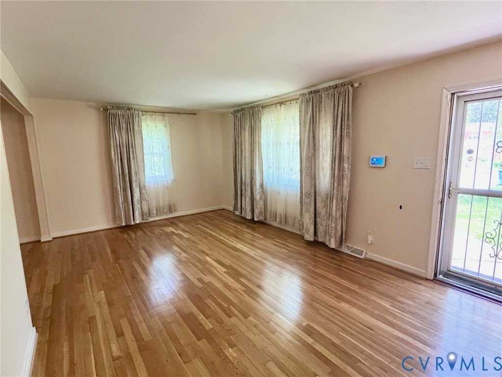 3911 Sunburst Rd - Photo 4 of 27