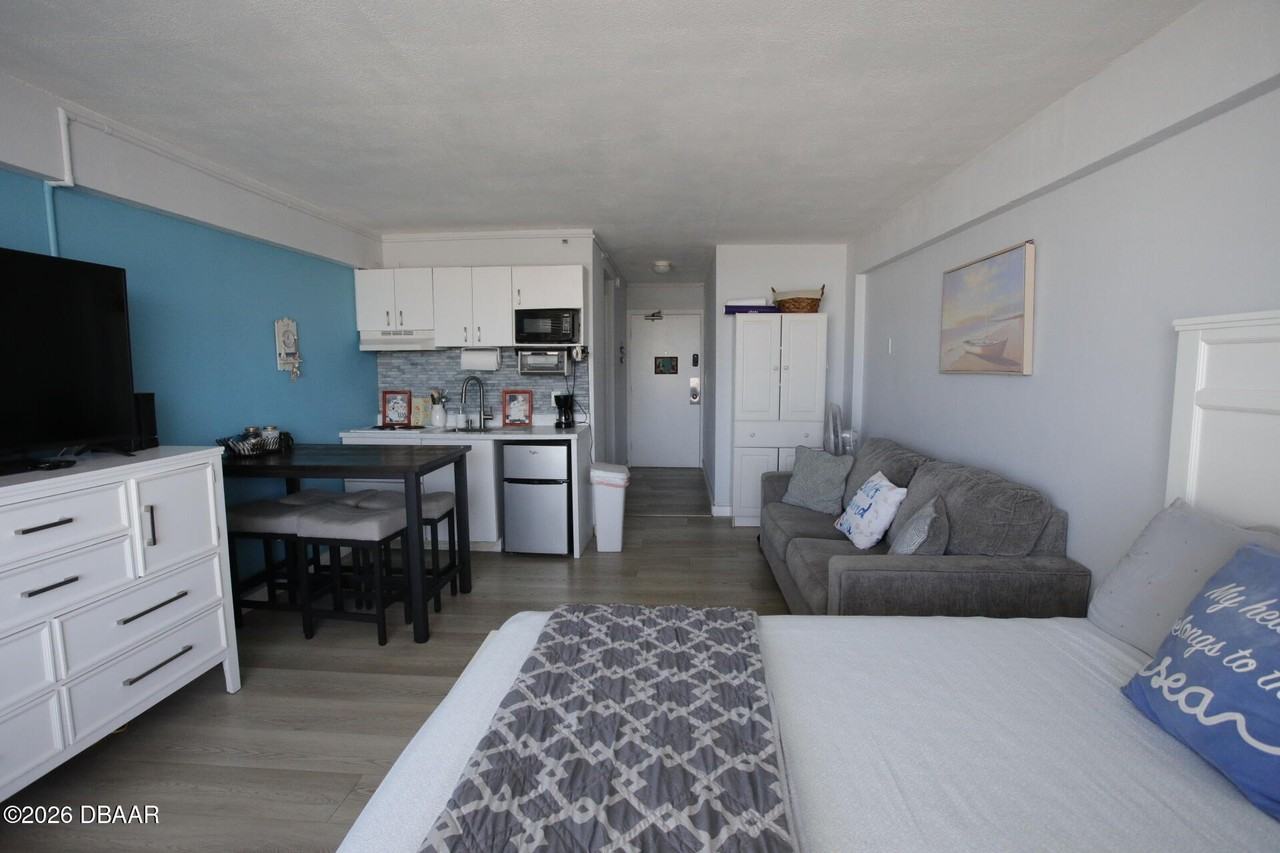 800 N Atlantic Ave Unit 521 - Photo 4 of 38