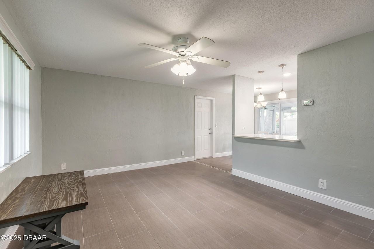 5028 Palmetto St - Photo 4 of 38