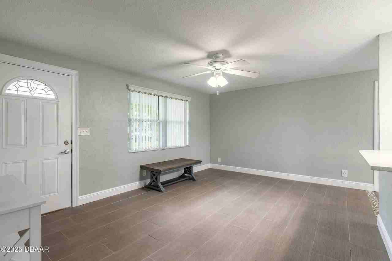 5028 Palmetto St - Photo 5 of 38