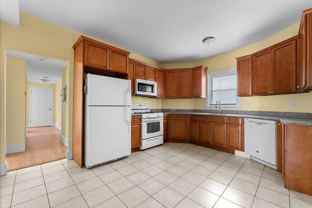 571 Washington St - Photo 1 of 1