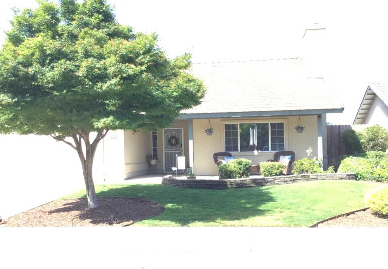 1555 Morgan Dr - Photo 2 of 41