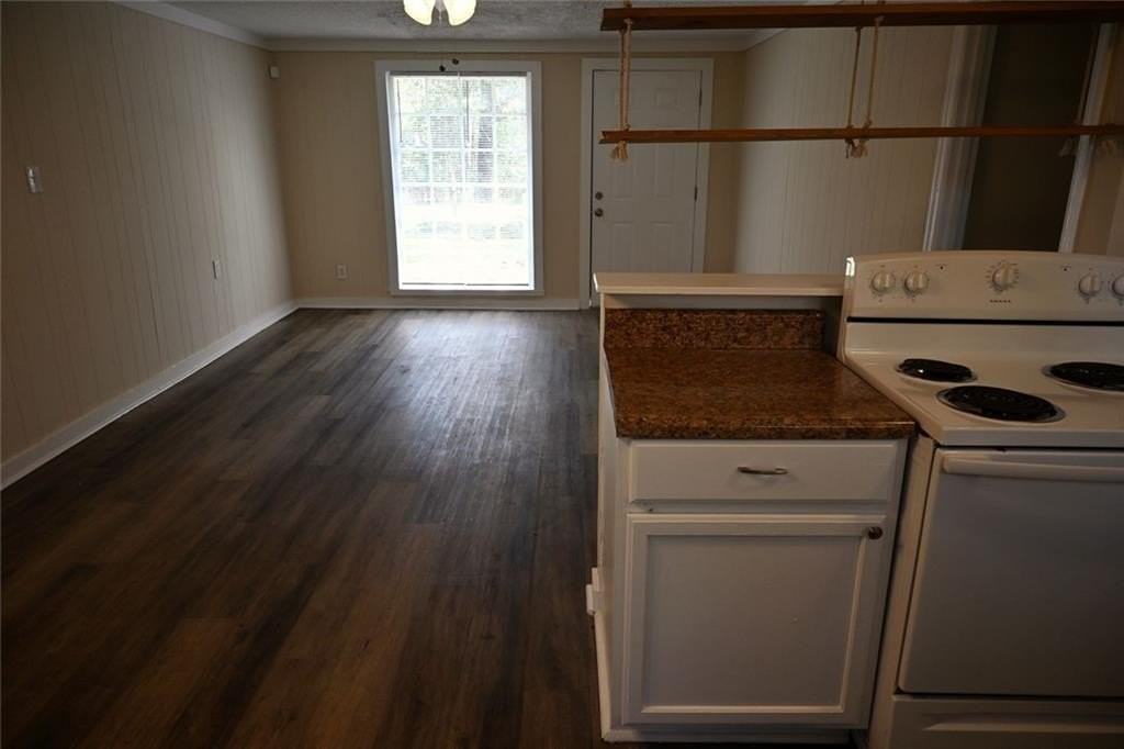 6363 Melrose St - Photo 5 of 14