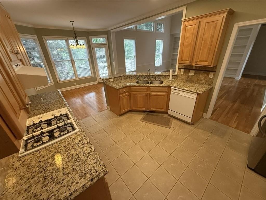 5730 Devonshire Way - Photo 3 of 50