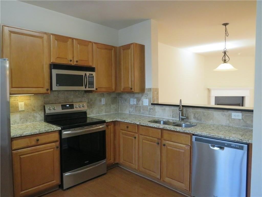 2240 Landing Ridge Dr #61 - Photo 4 of 11