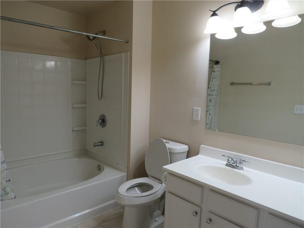 2240 Landing Ridge Dr #61 - Photo 5 of 11