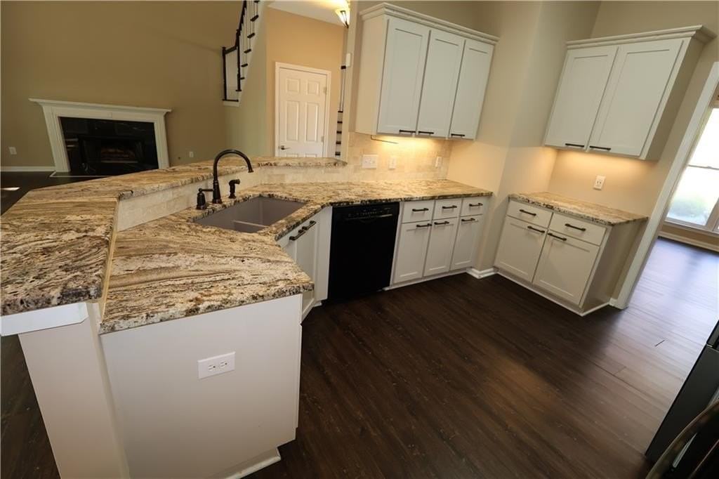 6395 Seymour Ct Nw - Photo 4 of 42