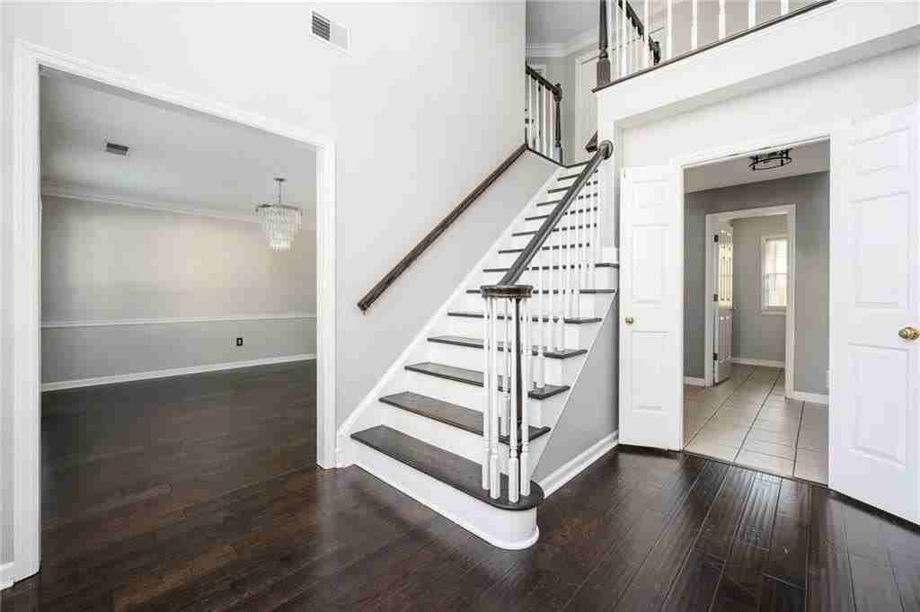 1427 Fenwick Dr Sw - Photo 3 of 17