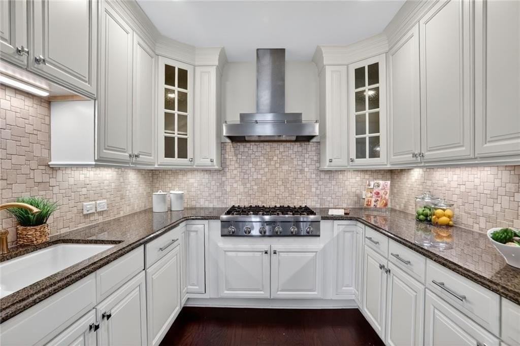 2233 Peachtree Rd Ne #1202 - Photo 3 of 27