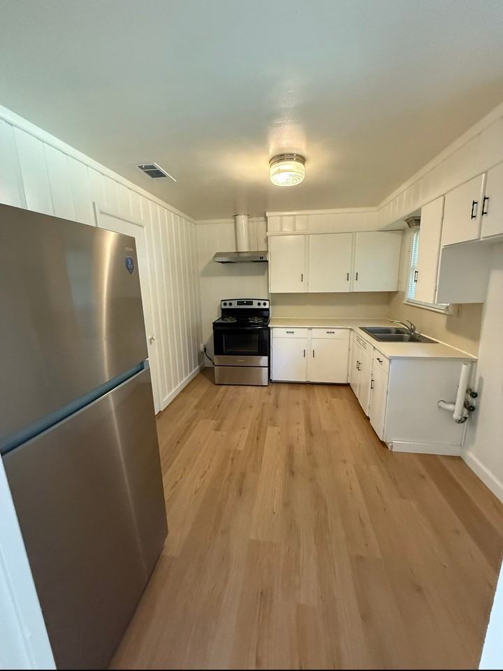 2217 N 41st St #1 - Photo 4 of 11