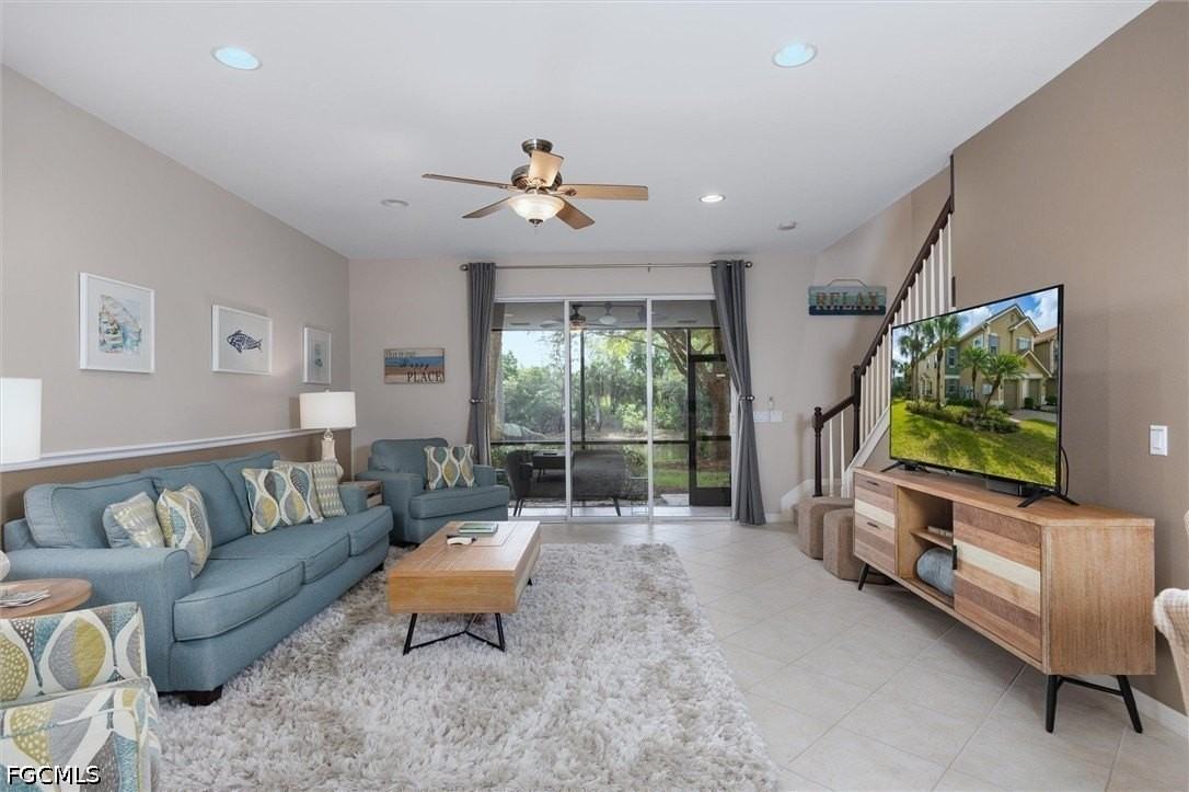 3240 Cottonwood Bnd Apt 201 - Photo 4 of 45