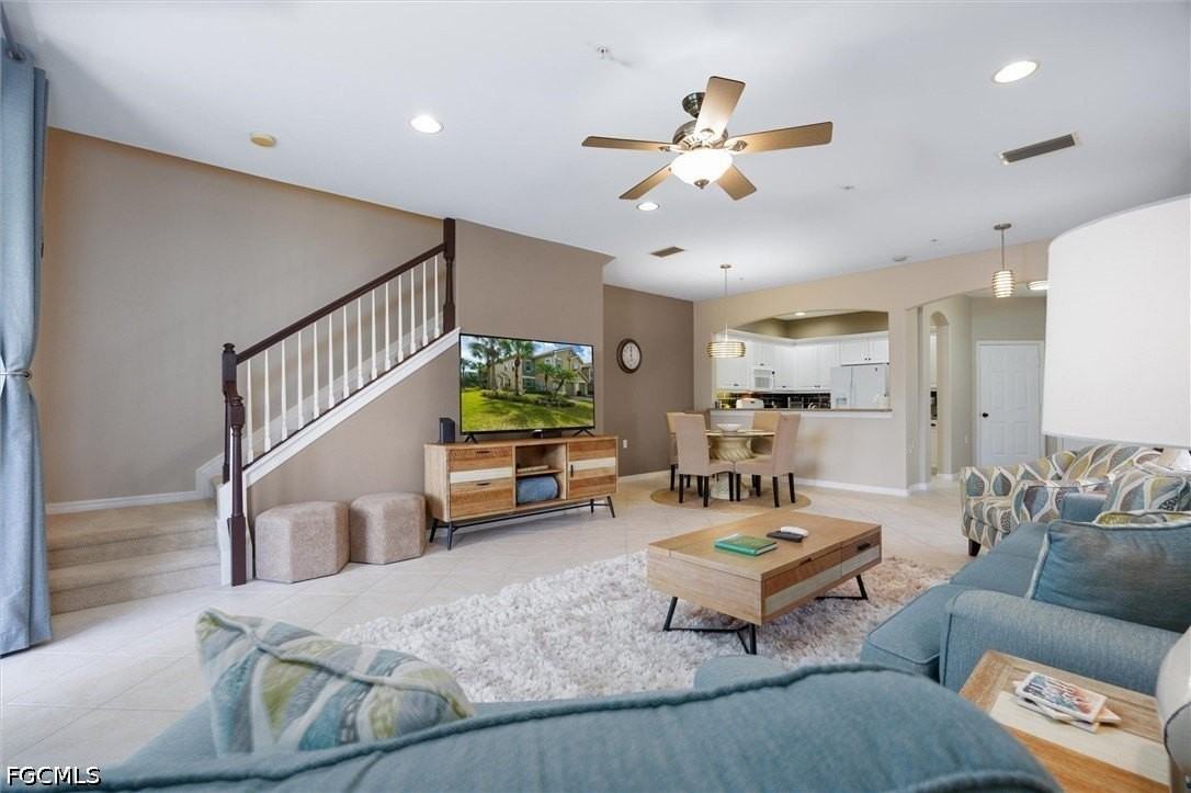 3240 Cottonwood Bnd Apt 201 - Photo 6 of 45