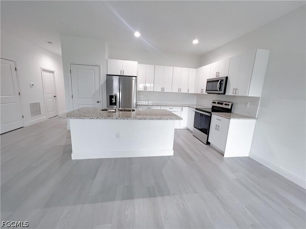 7012 Jolly Cir - Photo 3 of 12