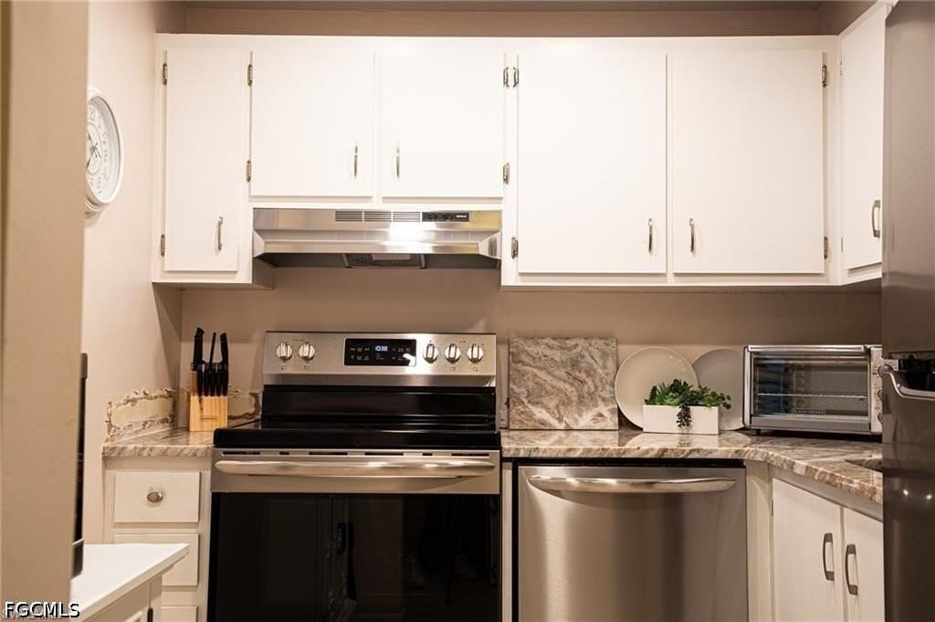 1724 Pine Valley Dr #204 - Photo 5 of 23