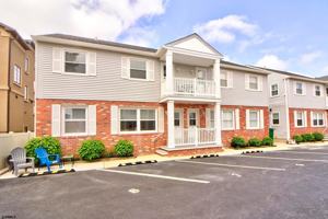 featured image of 9506 Ventnor Ave #8