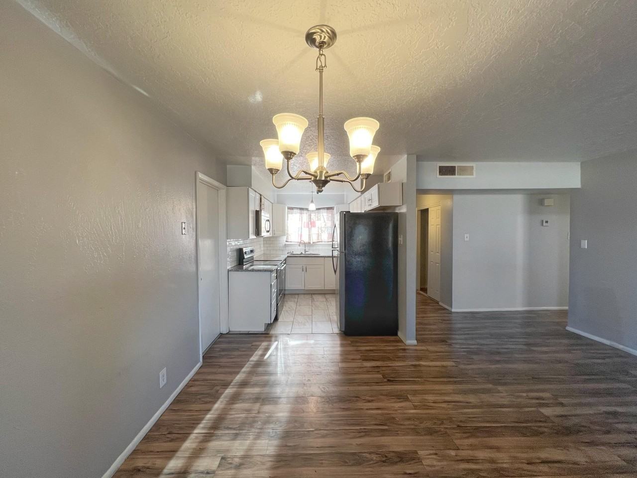 12509 Nambe Ave Ne - Photo 7 of 20