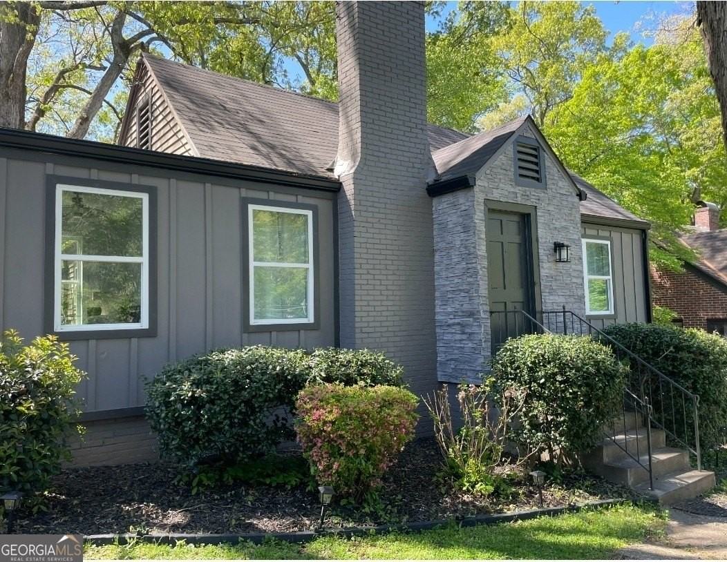 1914 Montrose Dr - Photo 2 of 20