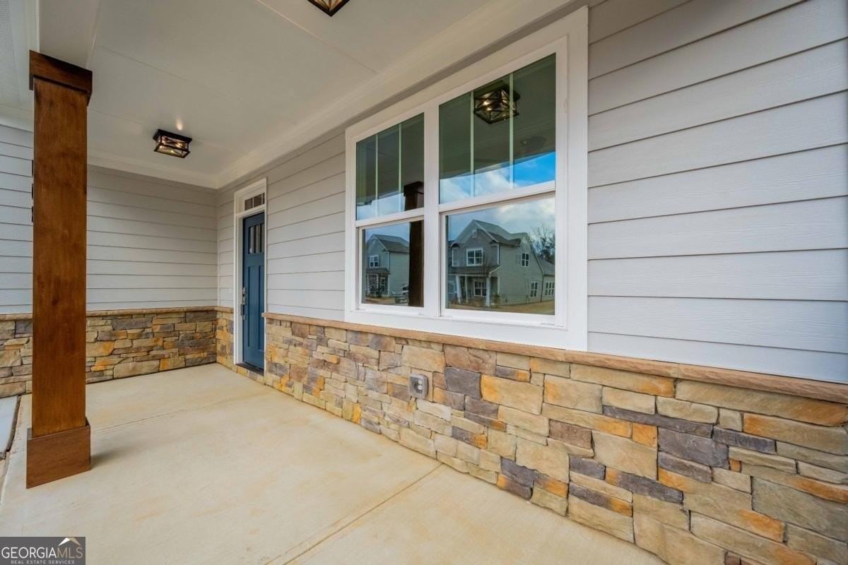 126 Spaulding Ln - Photo 4 of 48