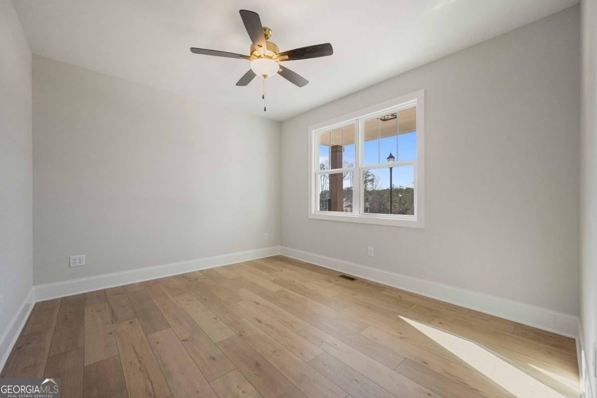 126 Spaulding Ln - Photo 6 of 48