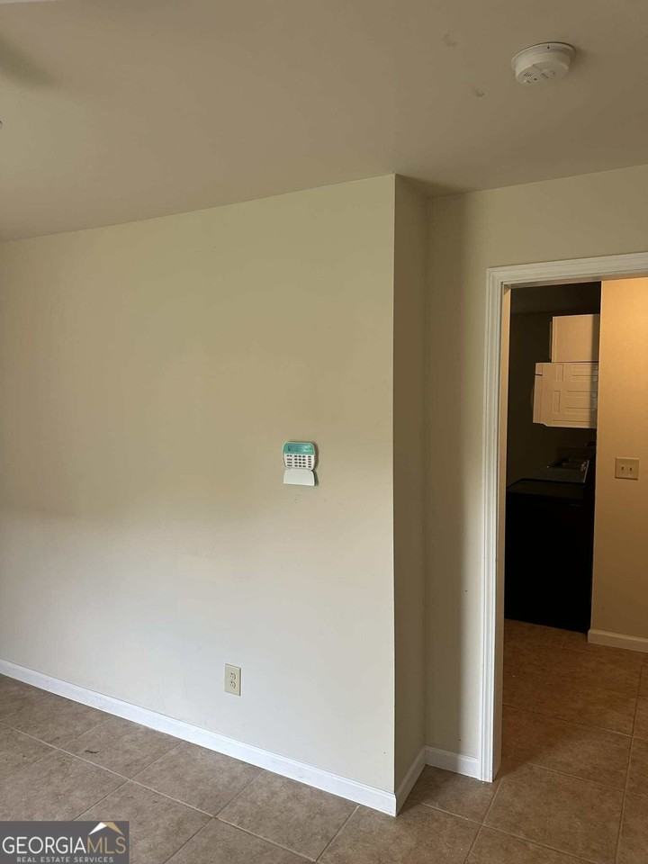 1167 Turner Way Unit A - Photo 6 of 10