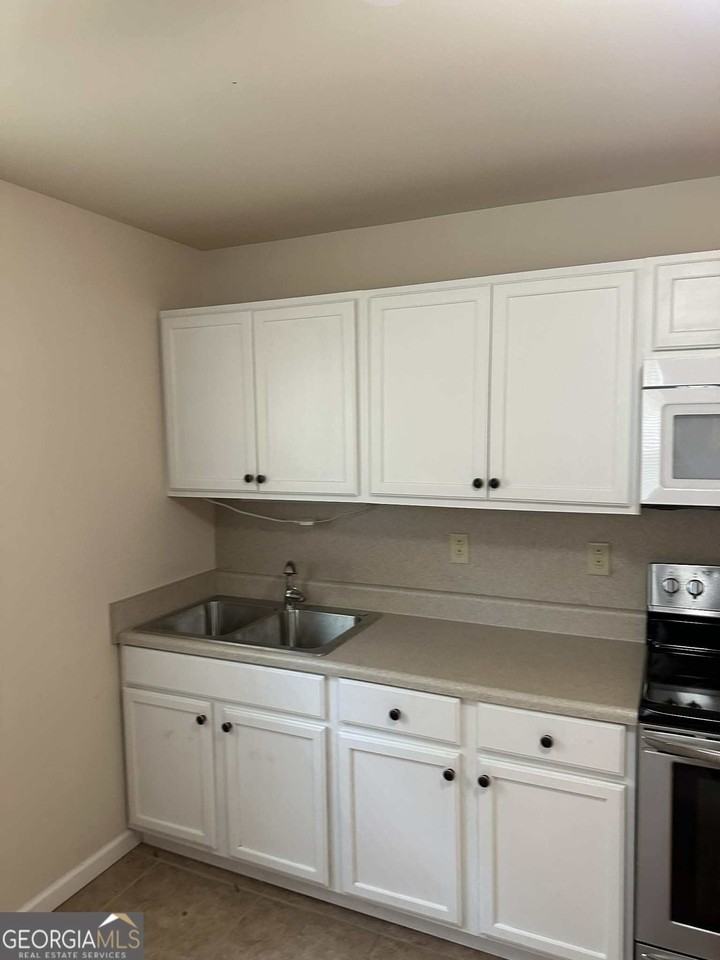 1167 Turner Way Unit A - Photo 7 of 10