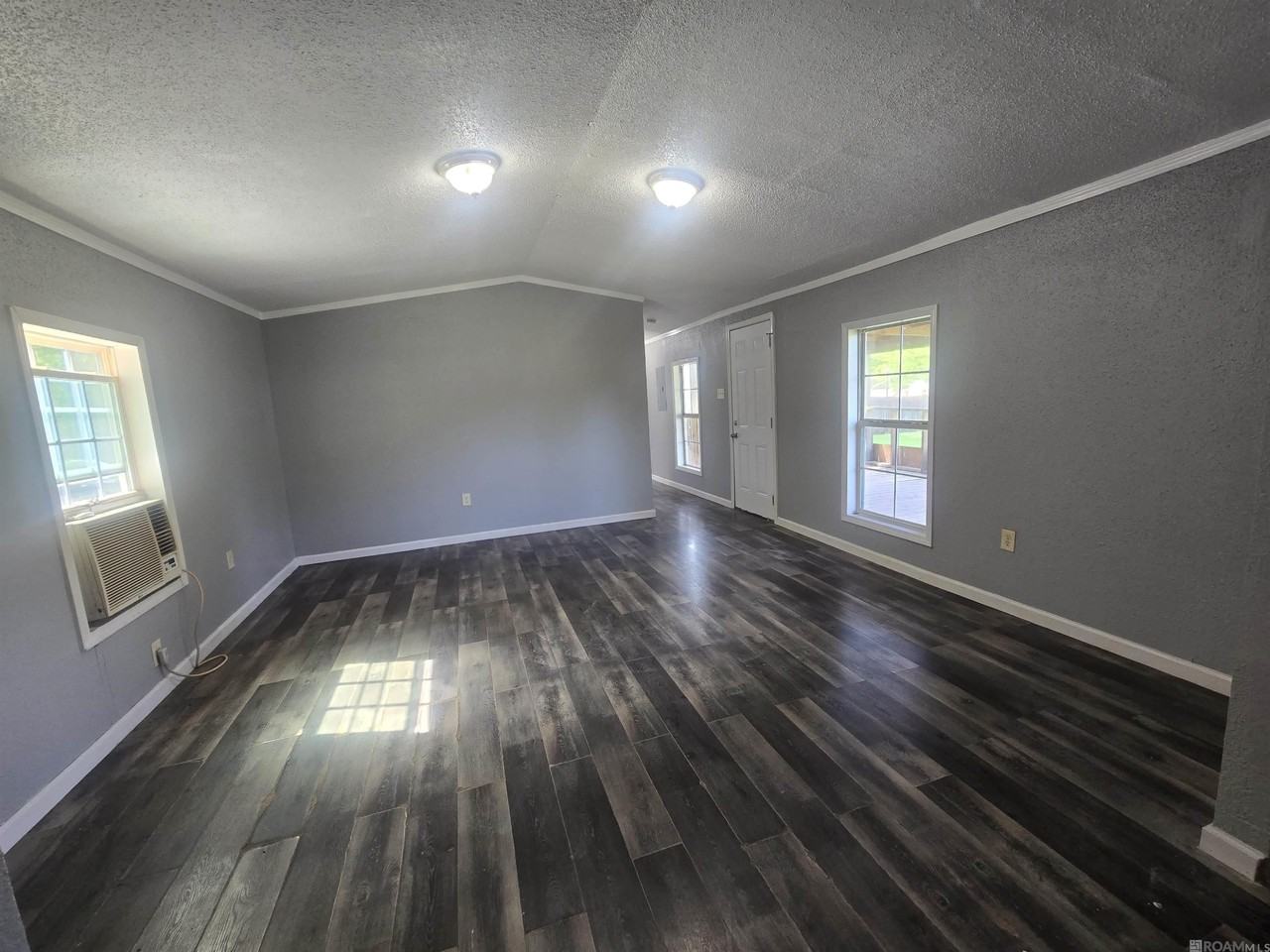 31235 Rosewood Ave - Photo 4 of 21