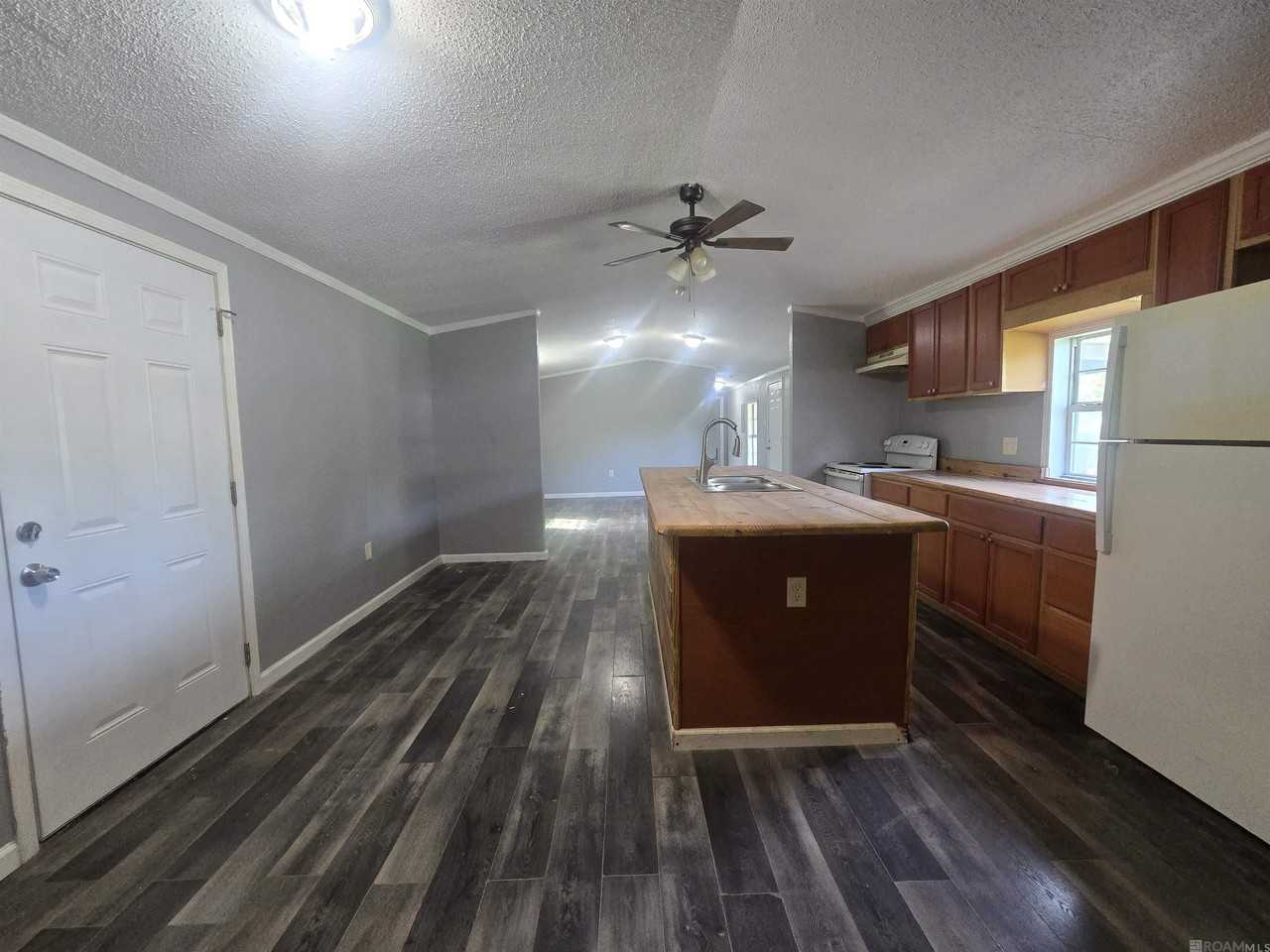 31235 Rosewood Ave - Photo 7 of 21