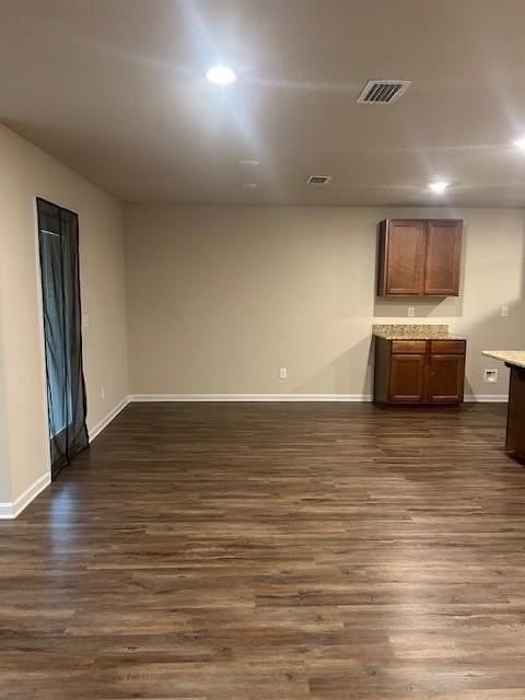 1718 Calgary Dr W - Photo 2 of 20