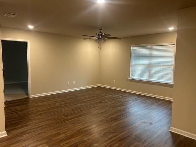 1718 Calgary Dr W - Photo 3 of 20