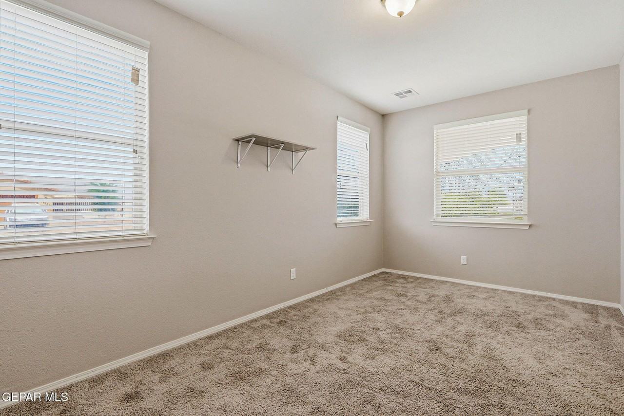 1041 Earthstar Pl - Photo 5 of 45