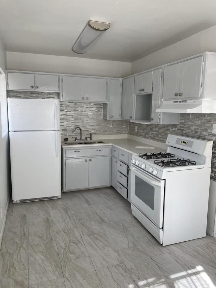 613 Olson St - Photo 3 of 28