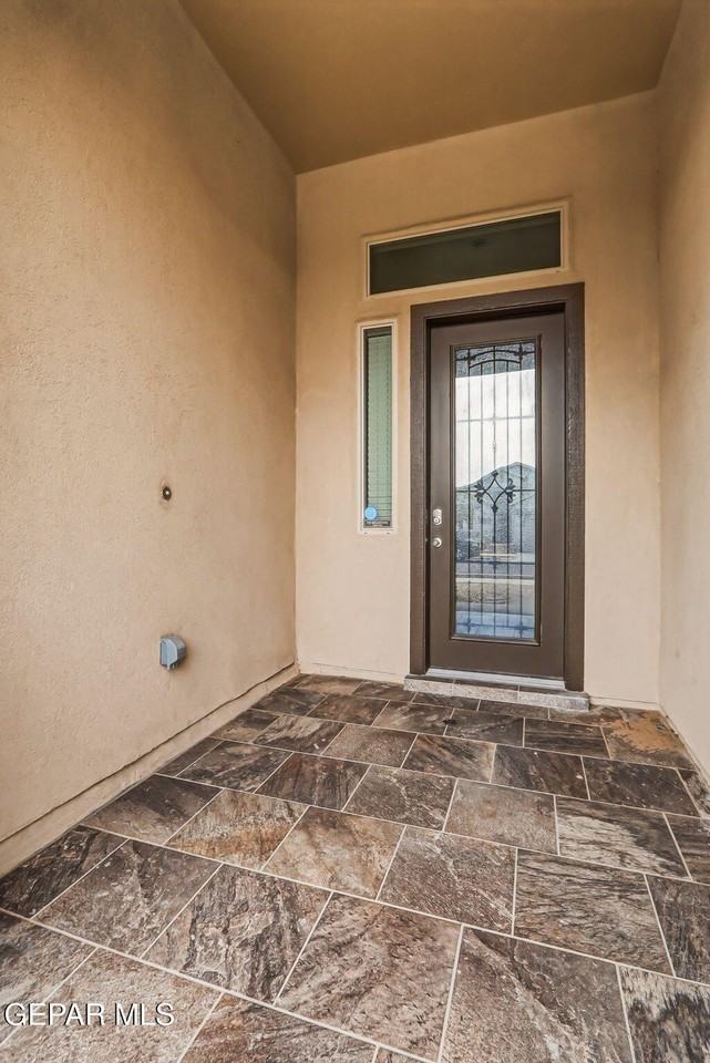 4717 Christian Azcarate St - Photo 4 of 33