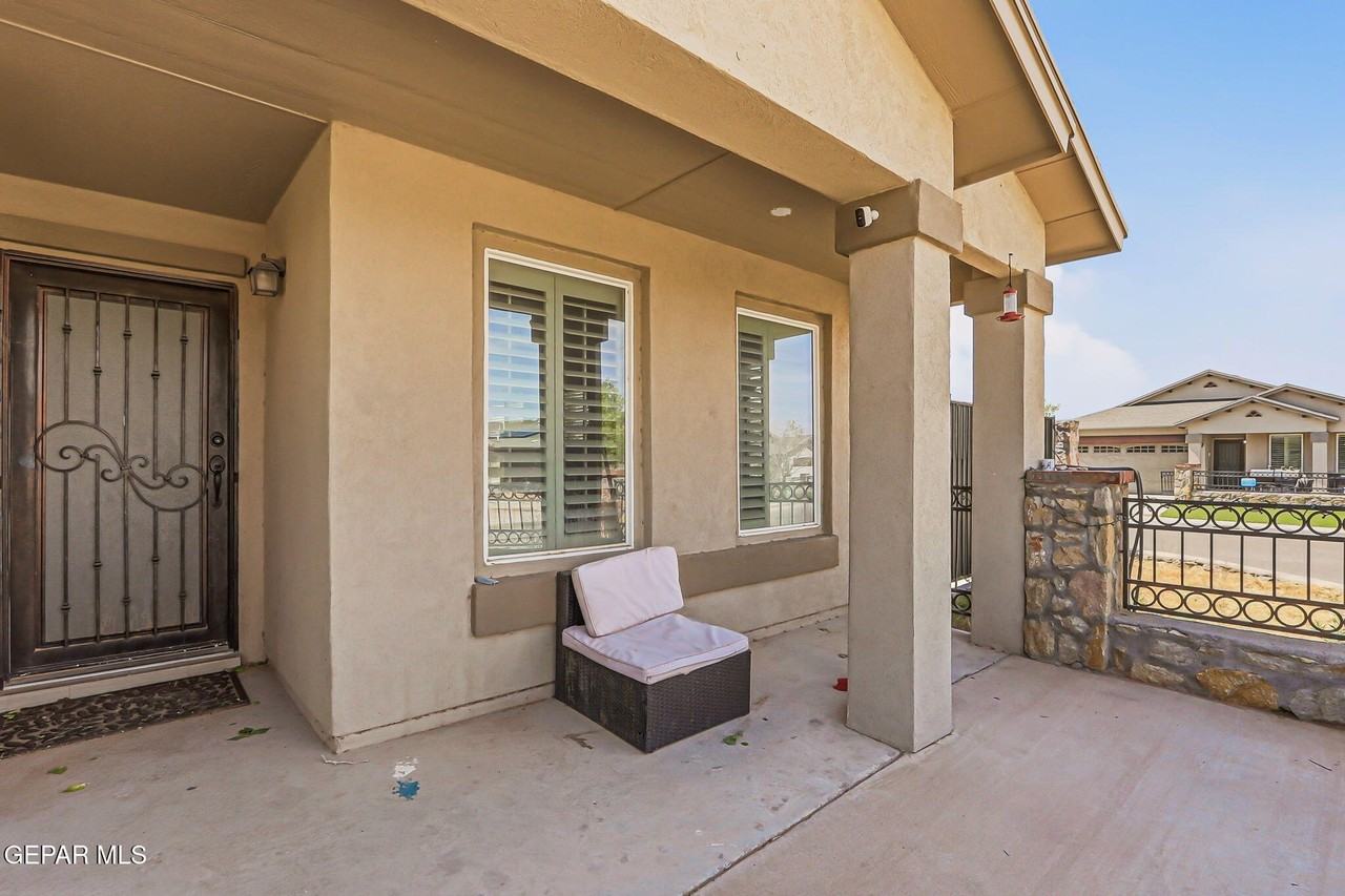 12748 Tre Maximiliano Ave - Photo 3 of 33