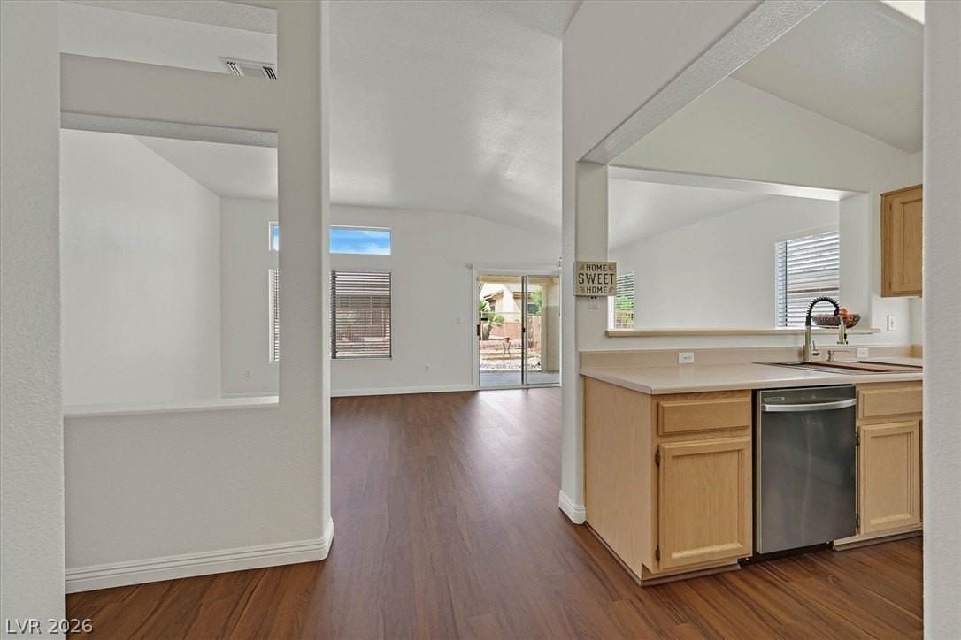 2112 Joy Creek Ln - Photo 4 of 40