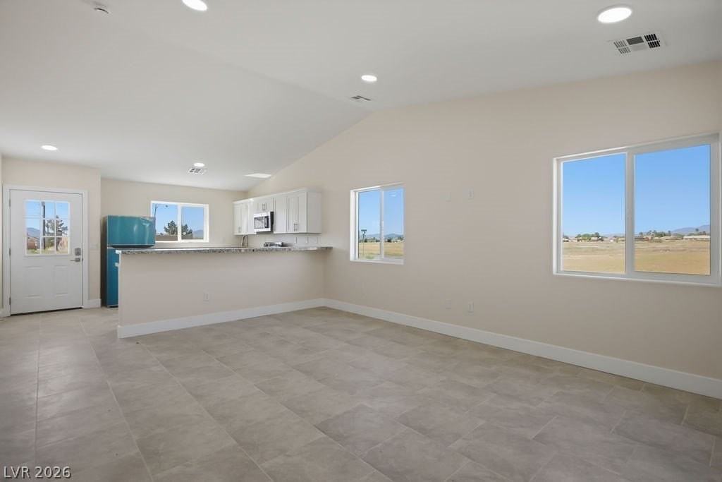 1641 Pershing Ave #AB - Photo 7 of 33