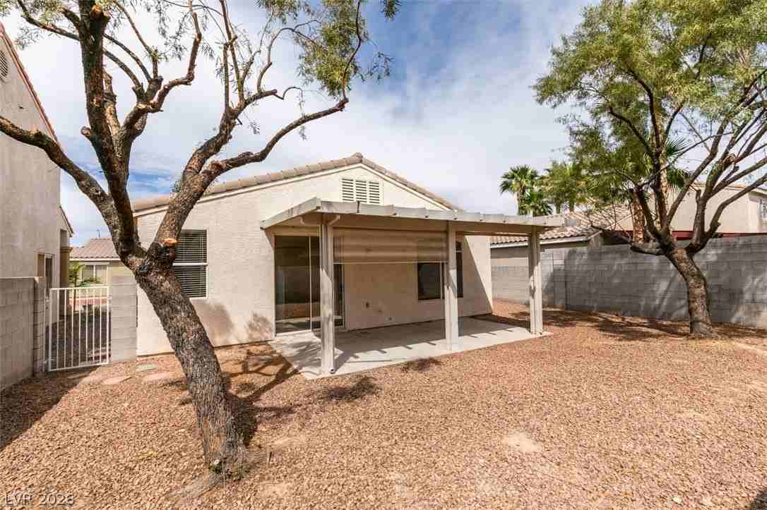 1059 Country Skies Ave - Photo 4 of 44