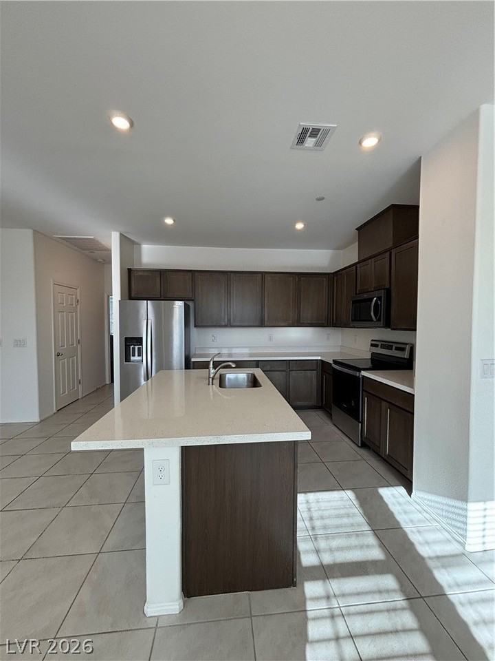 5672 Sartorial St - Photo 6 of 30