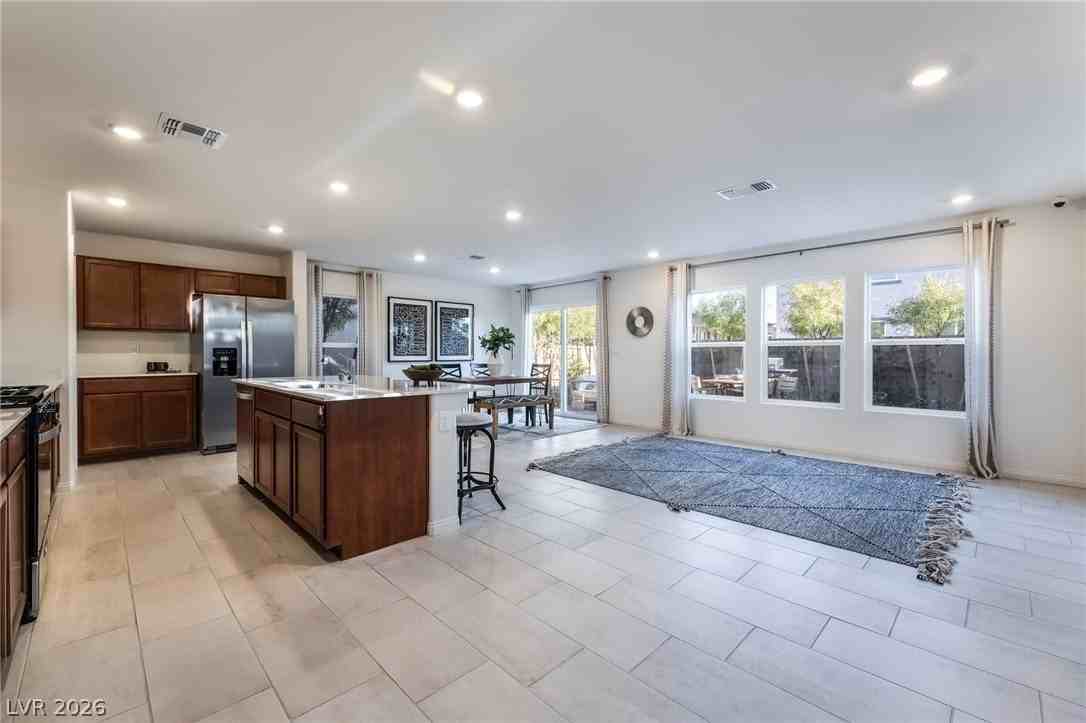 4327 W Gary Ave - Photo 4 of 34