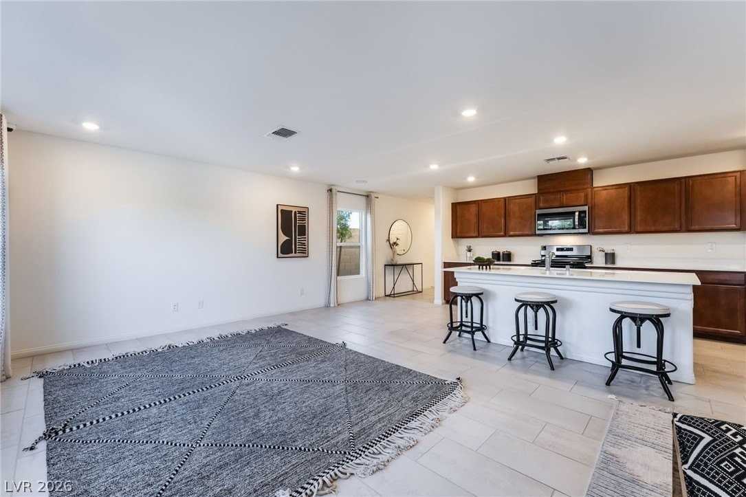 4327 W Gary Ave - Photo 6 of 34