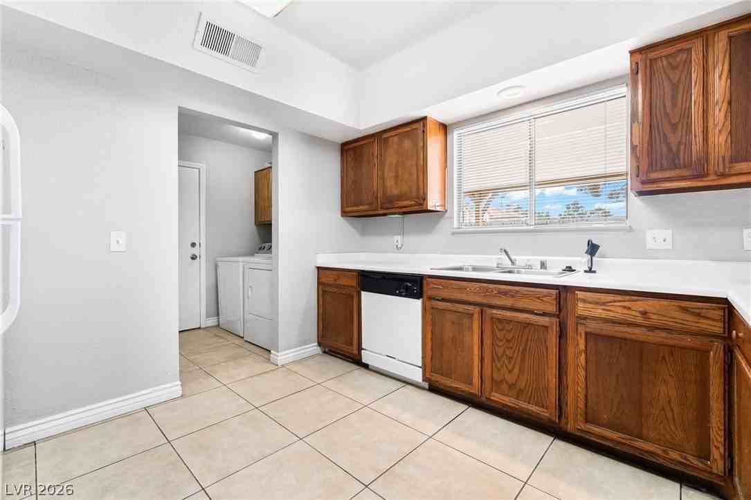 6513 Capricorn Dr - Photo 6 of 31