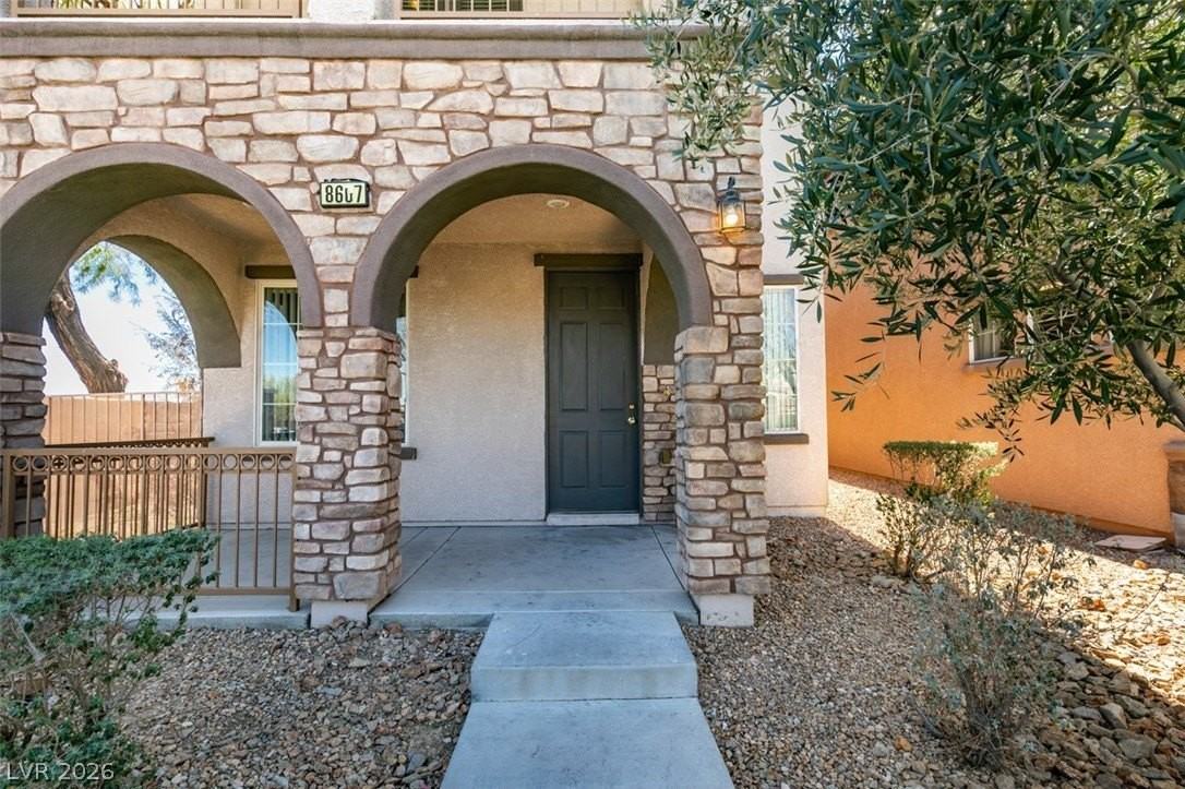 8607 Rowland Bluff Ave - Photo 3 of 46