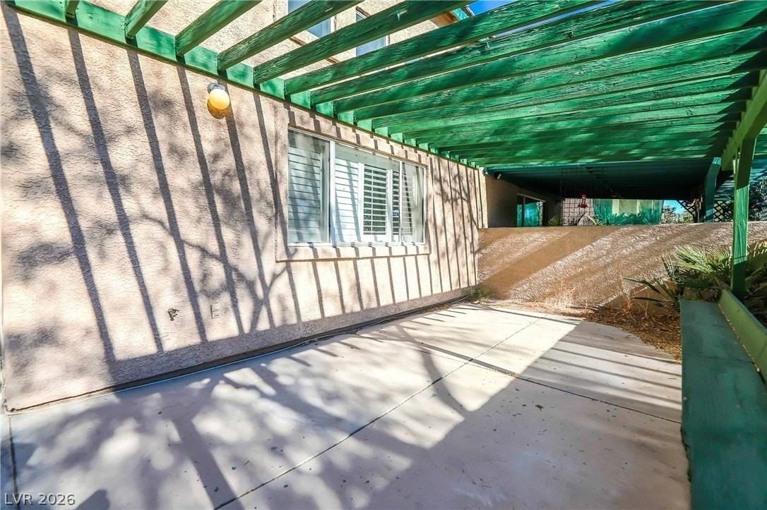 5779 Ritter Ln - Photo 4 of 37