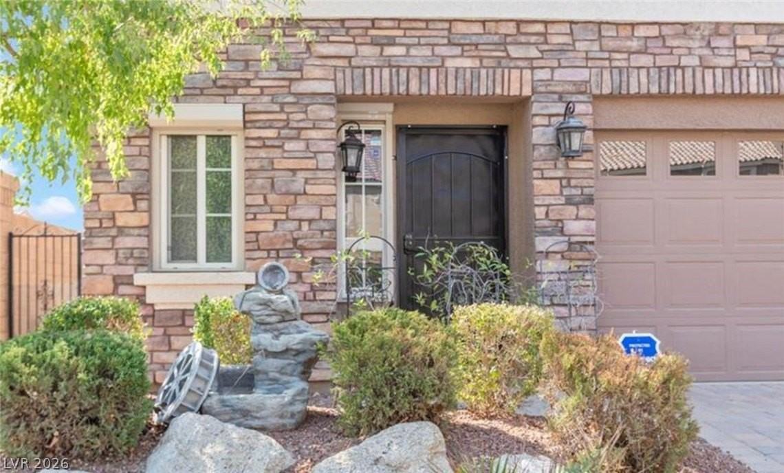 5945 Lambert Bridge Ave - Photo 3 of 26