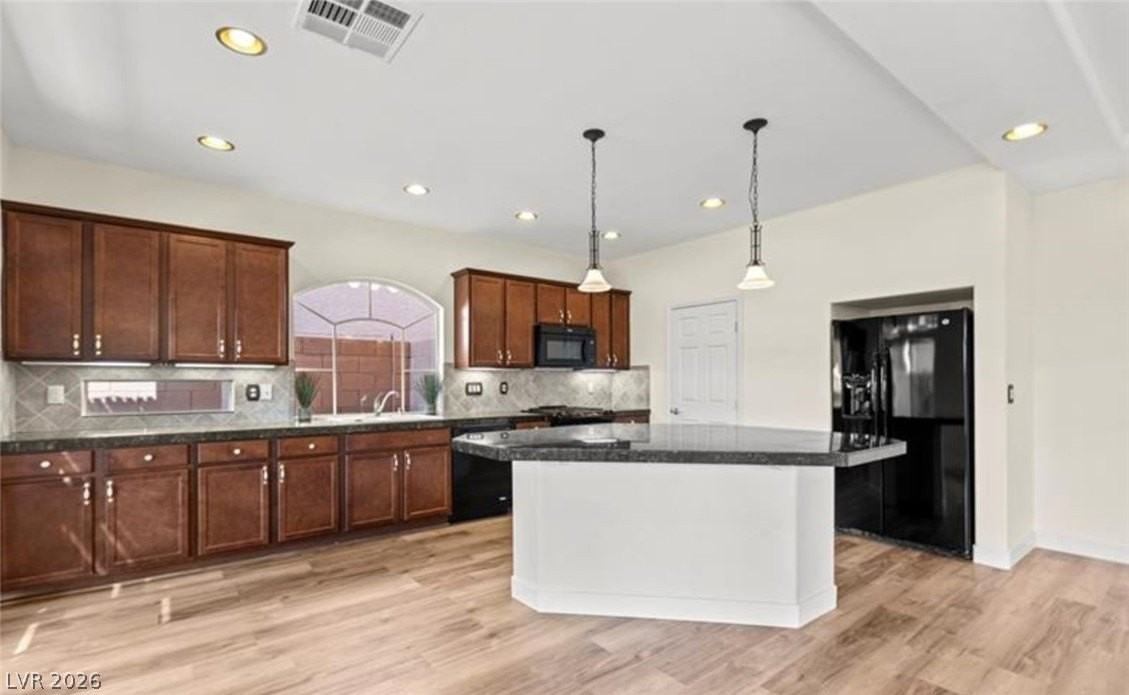 5945 Lambert Bridge Ave - Photo 5 of 26