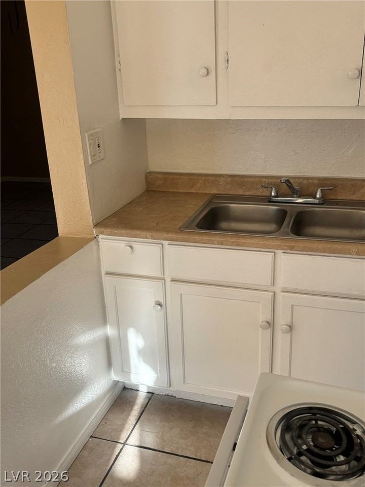 1118 Laurel Ave #1 - Photo 6 of 15