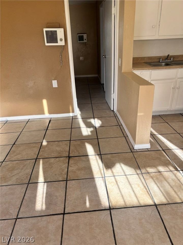 1118 Laurel Ave #1 - Photo 7 of 15