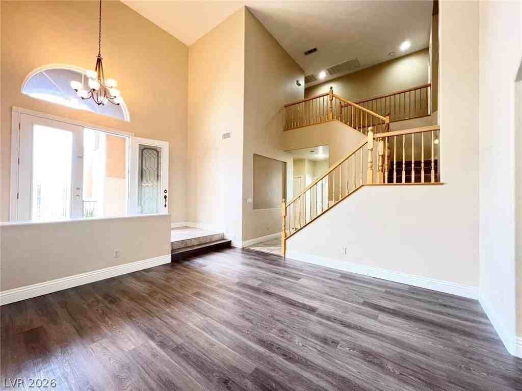 625 Jade Cliffs Ln - Photo 3 of 37