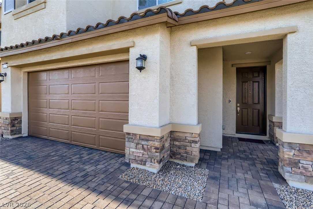 4208 Bayley Skye Ave - Photo 3 of 32