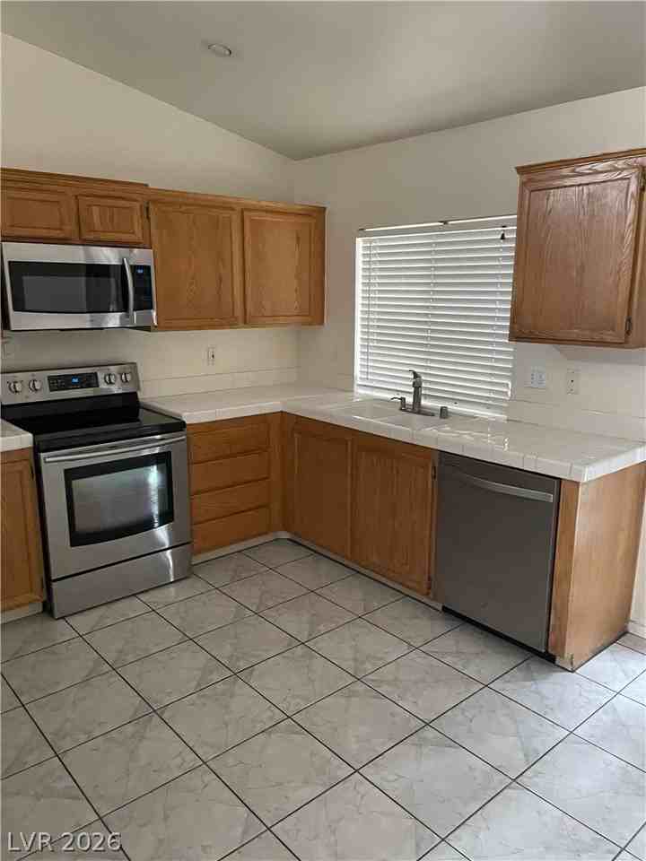 4804 Marblecrest Ct - Photo 4 of 15