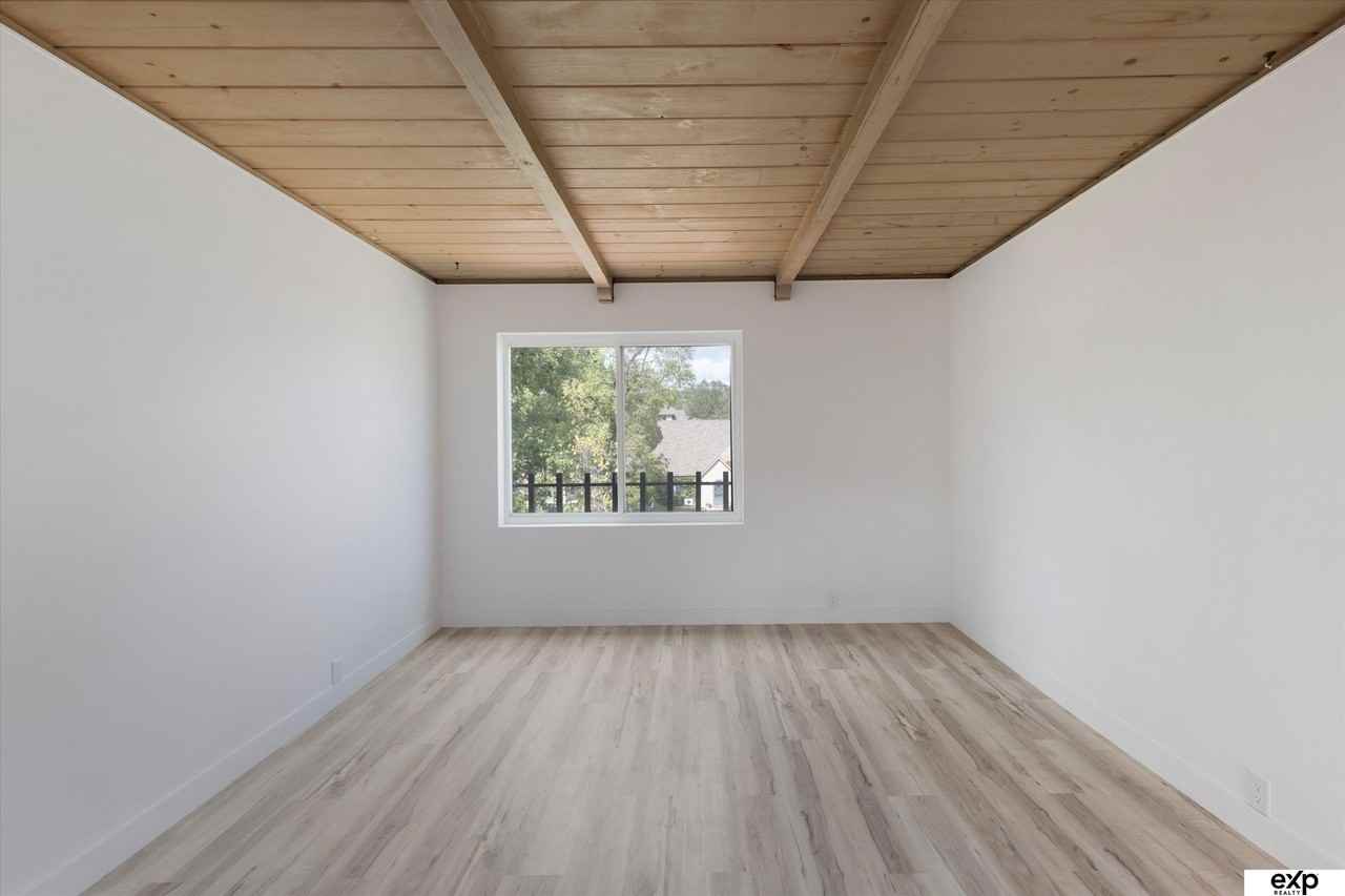 1625 E St - Photo 5 of 16